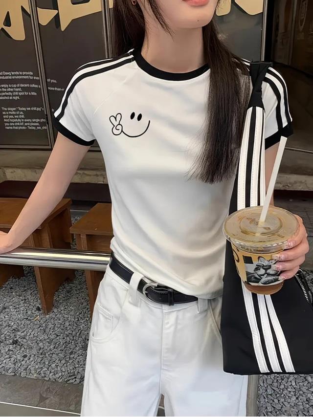 Toptan Smile Baskılı Şeritli Bluz Body Crop